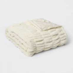 60" X 86" Faux Fur Oversized Bed Throw - Threshold Signature™ 6 60" X 86" Faux Fur Oversized Bed Throw - Threshold Signature™ -Premium Bedding Store GUEST f8285427 54eb 4e0b aa6e c8ab07156195